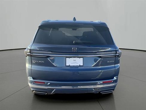 Used 2025 Buick Enclave Avenir image 4