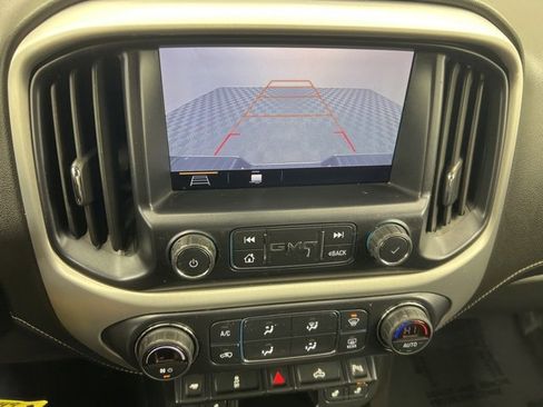 Used 2019 GMC Canyon SLT image 17