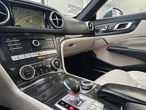 Used 2018 Mercedes-Benz SL 550 image 53