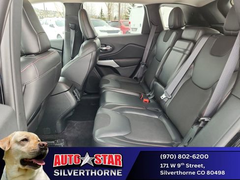 Used 2018 Jeep Cherokee Trailhawk w/ Cold Weather Group image 22