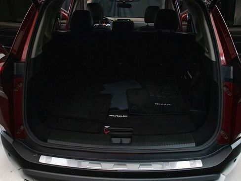 Used 2023 Nissan Rogue SV w/ SV Premium B Package image 19