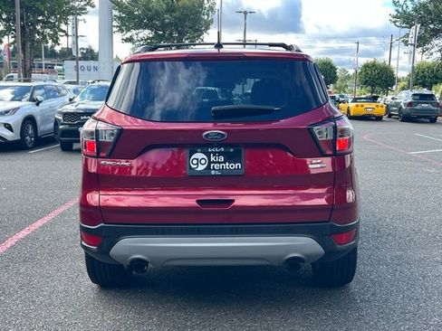 Used 2017 Ford Escape SE w/ Equipment Group 201A AWD/4WD image 8