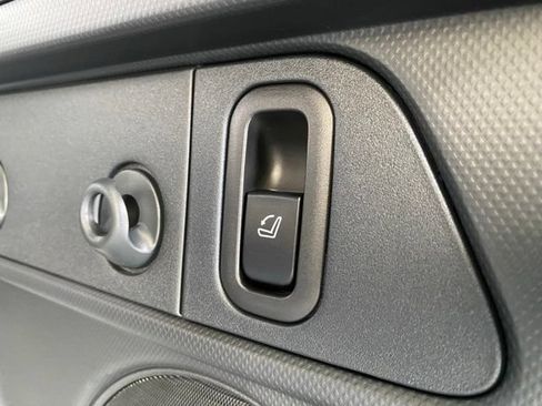 Used 2025 Subaru Forester Limited AWD/4WD image 9
