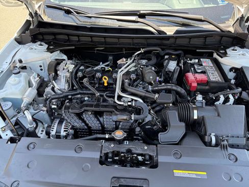 Used 2025 Nissan Altima 2.5 SV FWD image 33