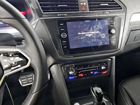Used 2023 Volkswagen Tiguan SE R-Line image 7