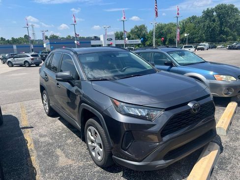 Used 2019 Toyota RAV4 LE AWD/4WD image 3