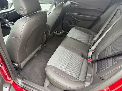 Certified 2025 Chevrolet Trax LT FWD image 23