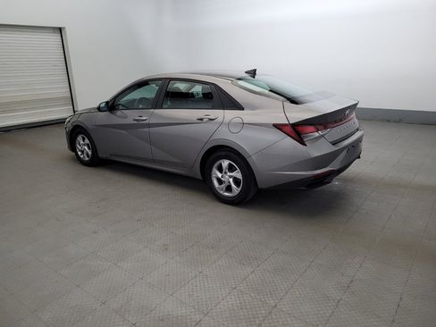 Used 2021 Hyundai Elantra SE FWD image 5
