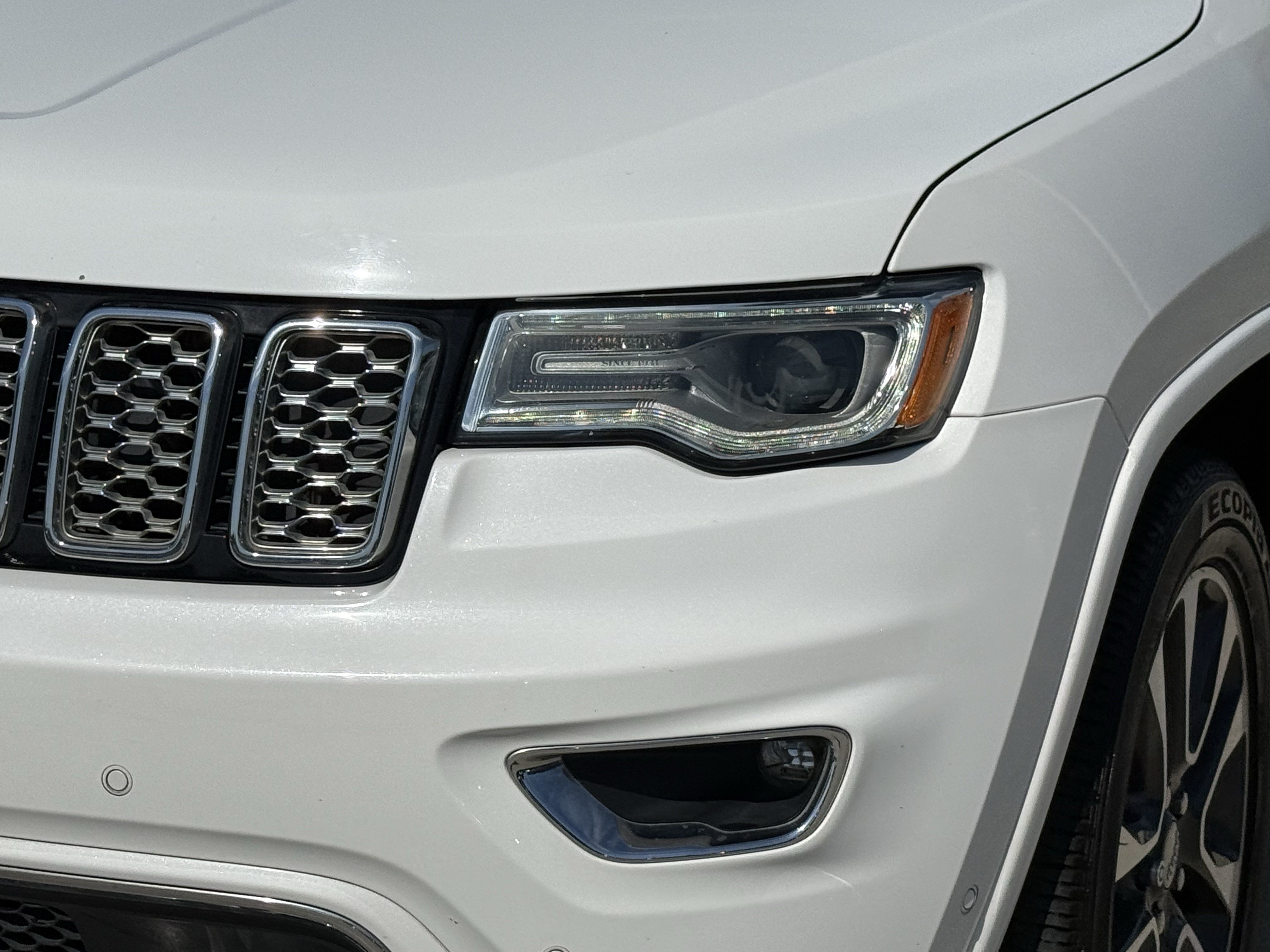 Used 2018 Jeep Grand Cherokee Overland RWD image 11