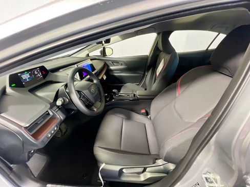 New 2026 Toyota Prius Plug-In Hybrid FWD image 14