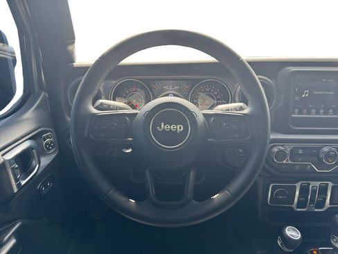 Used 2023 Jeep Gladiator Sport image 12