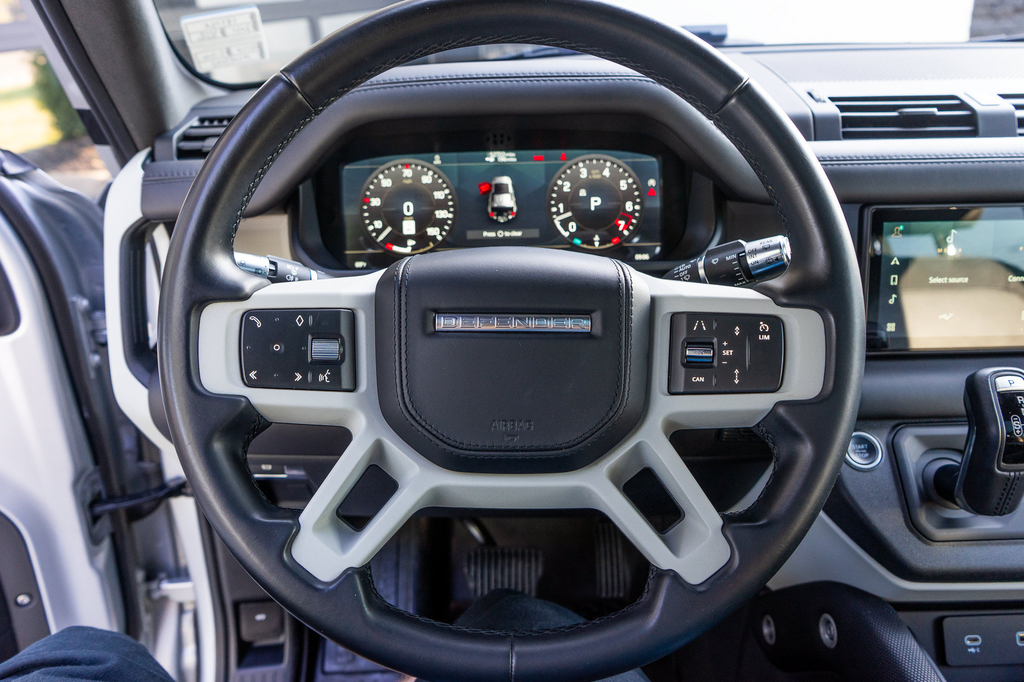Used 2021 Land Rover Defender 110 X-Dynamic HSE AWD/4WD image 31