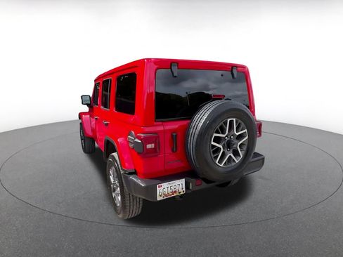 Used 2025 Jeep Wrangler Unlimited Sahara AWD/4WD image 14