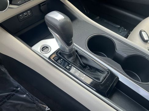 Used 2025 Nissan Altima 2.5 SV FWD image 42