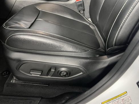 Used 2024 Jeep Grand Cherokee L Limited w/ Luxury Tech Group II image 30