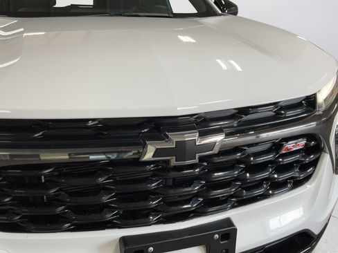 Certified 2024 Chevrolet Trax RS w/ Sunroof Package FWD image 31