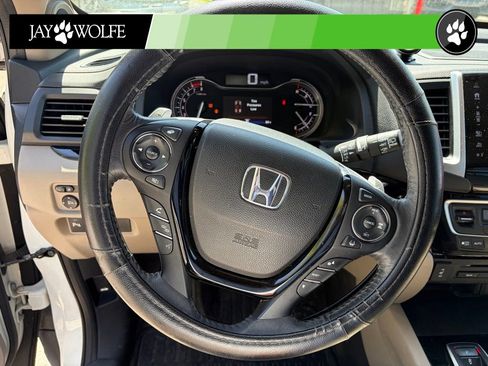 Used 2017 Honda Pilot Touring image 13