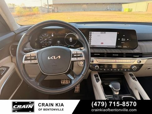Used 2024 Kia Telluride SX Prestige w/ Towing Package AWD/4WD image 3