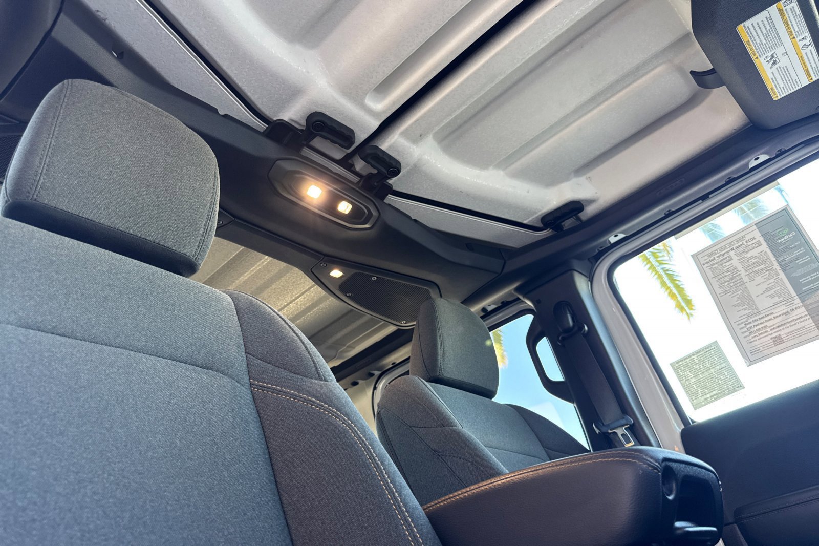 Used 2025 Jeep Wrangler Unlimited Sahara AWD/4WD image 18