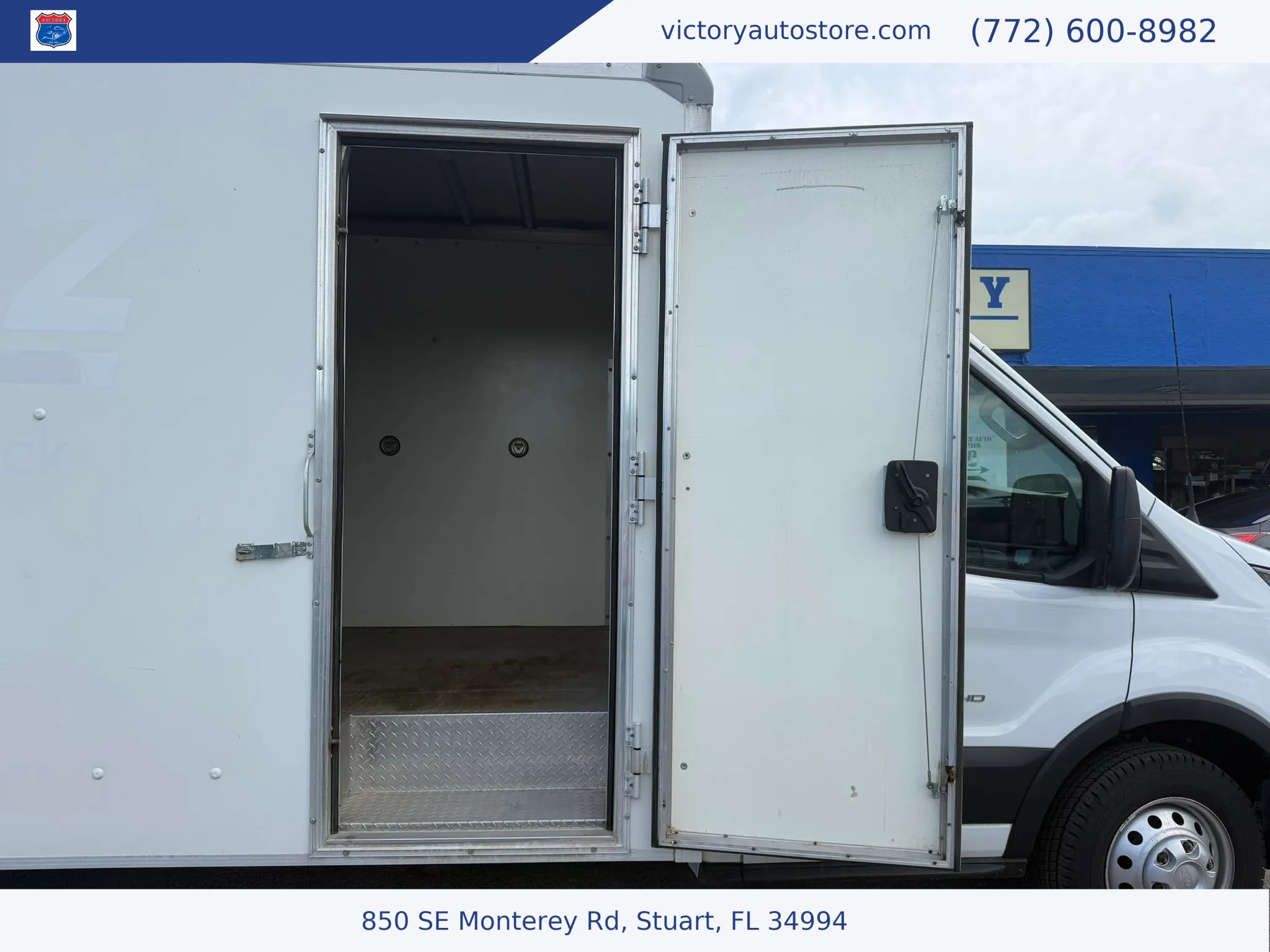 Used 2022 Ford Transit 350 DRW RWD image 24