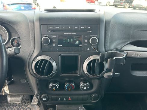 Used 2014 Jeep Wrangler Sport w/ Quick Order Package 24S AWD/4WD image 16