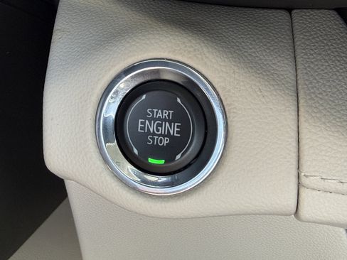 Used 2023 Buick Envision Avenir image 24