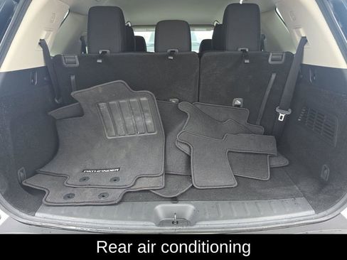 Used 2025 Nissan Pathfinder S image 7