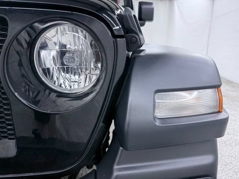 Used 2023 Jeep Wrangler Unlimited Sport AWD/4WD image 7