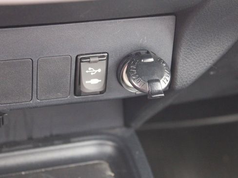 Used 2017 Toyota RAV4 XLE image 40