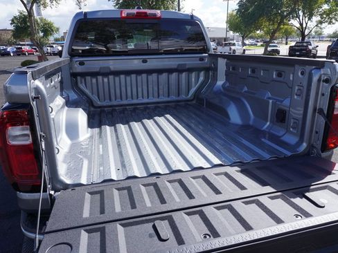 New 2026 GMC Canyon Elevation w/ Convenience Package image 8