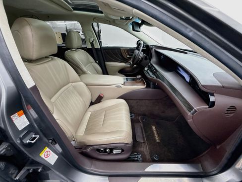 Used 2018 Lexus LS 500 w/ Interior Upgrade Package RWD image 34