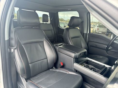 Certified 2024 Ford F450 Lariat w/ Lariat Ultimate Package image 32