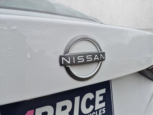 Used 2024 Nissan Sentra SV FWD image 14