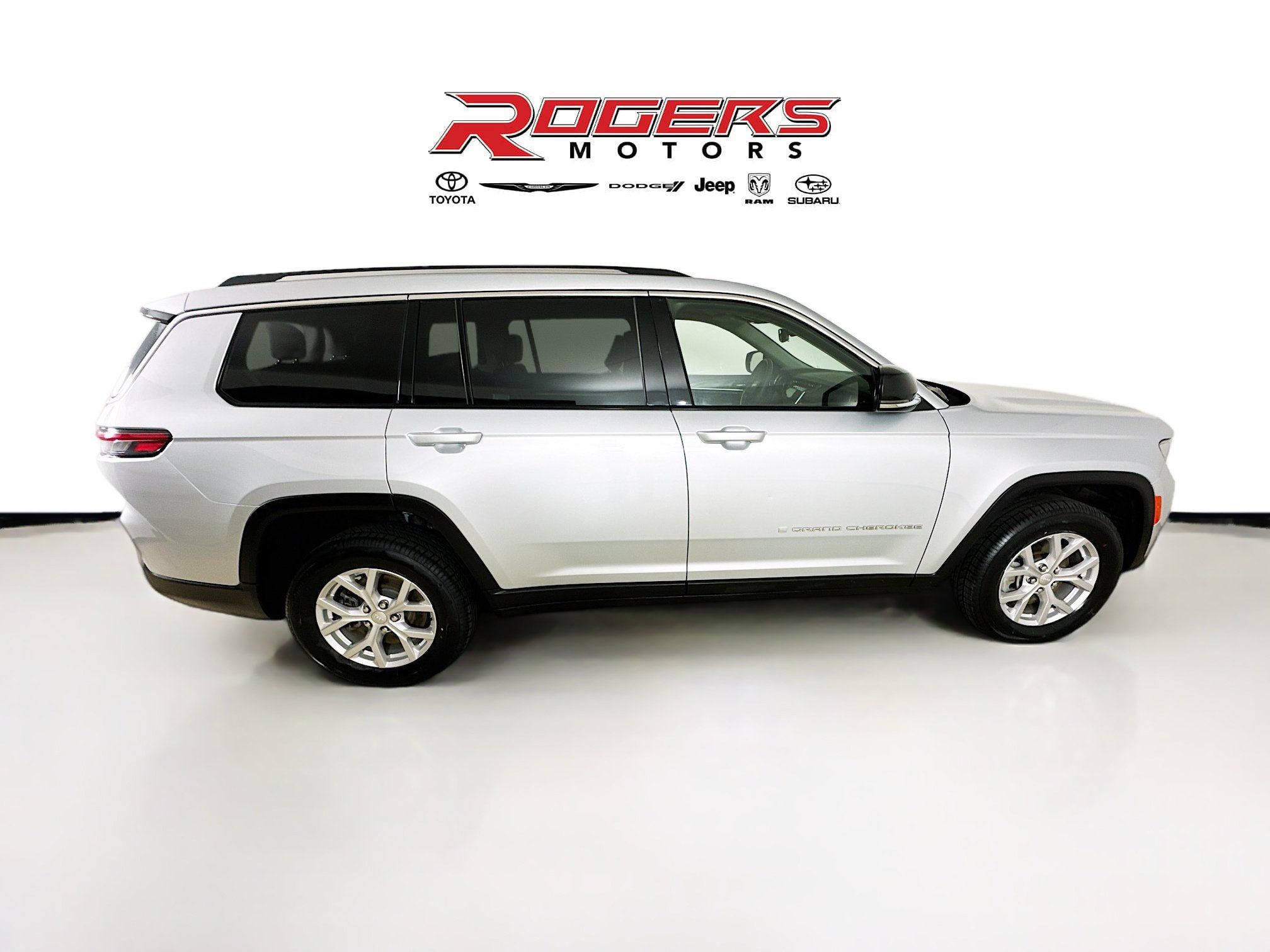 Certified 2023 Jeep Grand Cherokee L Limited AWD/4WD image 9