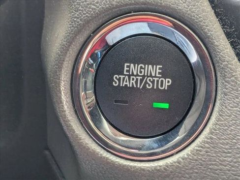 Used 2020 GMC Yukon XL Denali w/ Denali Premium Package image 11