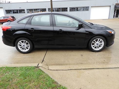 Used 2018 Ford Focus SE FWD image 10