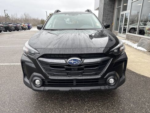 Used 2023 Subaru Outback Premium image 8