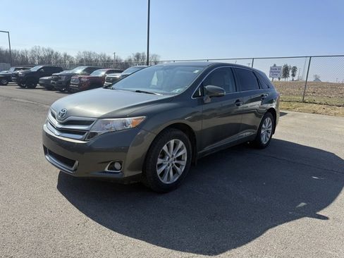 Used 2014 Toyota Venza LE w/ LE Convenience Package image 3