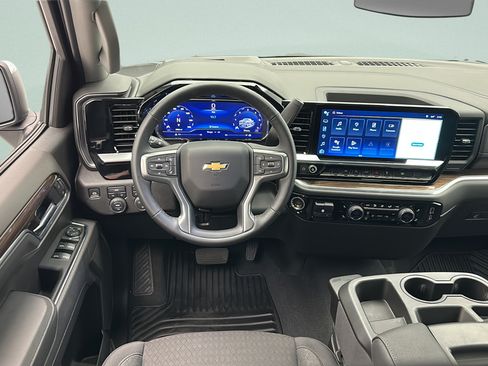 Used 2025 Chevrolet Silverado 1500 LT AWD/4WD image 14