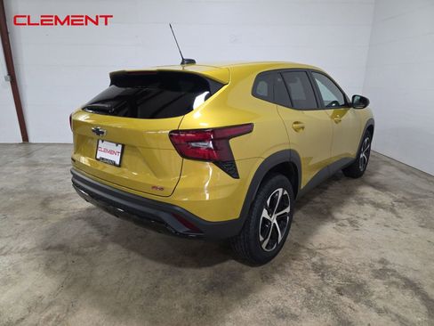 Used 2025 Chevrolet Trax RS image 6