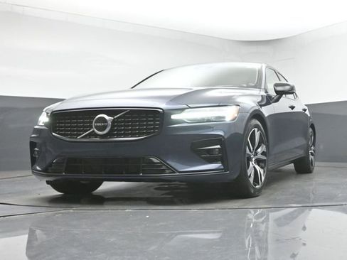 Used 2024 Volvo S60 B5 Core w/ Climate Package image 34