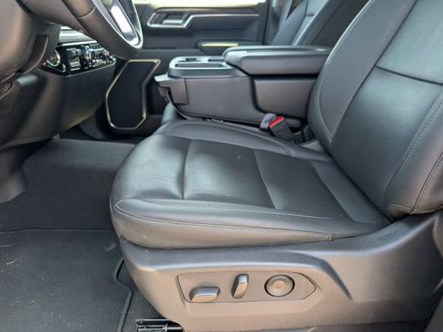 Used 2026 GMC Sierra 1500 SLT RWD image 8