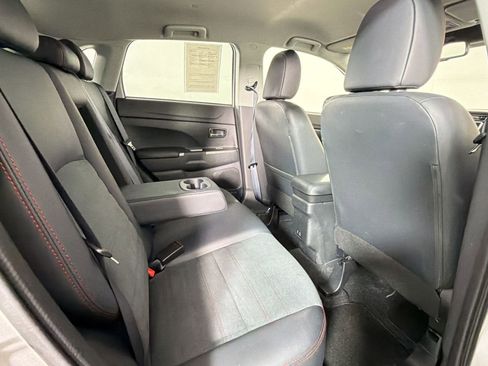 Used 2025 Mitsubishi Outlander Sport AWD image 28