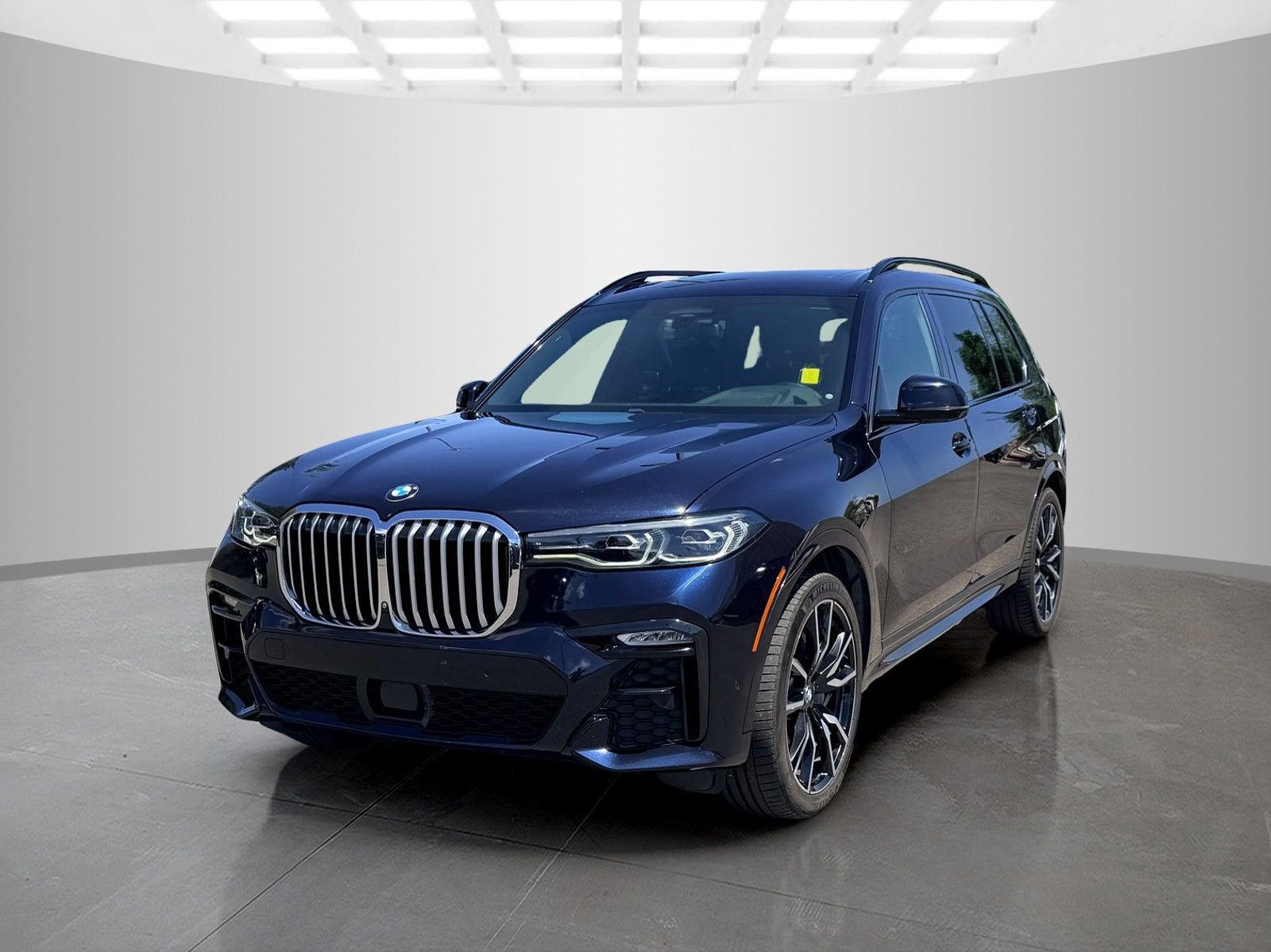 Used 2019 BMW X7 xDrive50i w/ M Sport Package AWD/4WD image 1