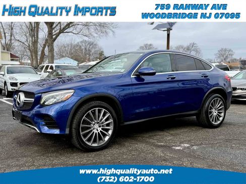 Used 2017 Mercedes-Benz GLC 300 4MATIC Coupe image 3