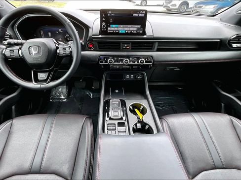 Used 2025 Honda Pilot Black Edition image 16