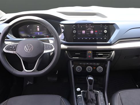 Certified 2023 Volkswagen Taos SE FWD image 15