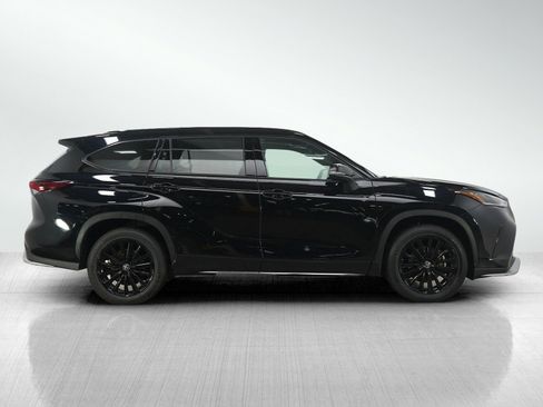 Used 2025 Toyota Highlander XSE AWD/4WD image 6