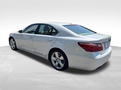 Used 2011 Lexus LS 460 w/ Luxury Value Edition RWD image 5