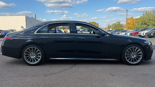 Used 2022 Mercedes-Benz S 500 4MATIC image 3